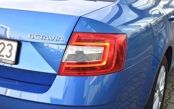 Skoda Octavia cena 55900 przebieg: 107197, rok produkcji 2019 z Poznań małe 704
